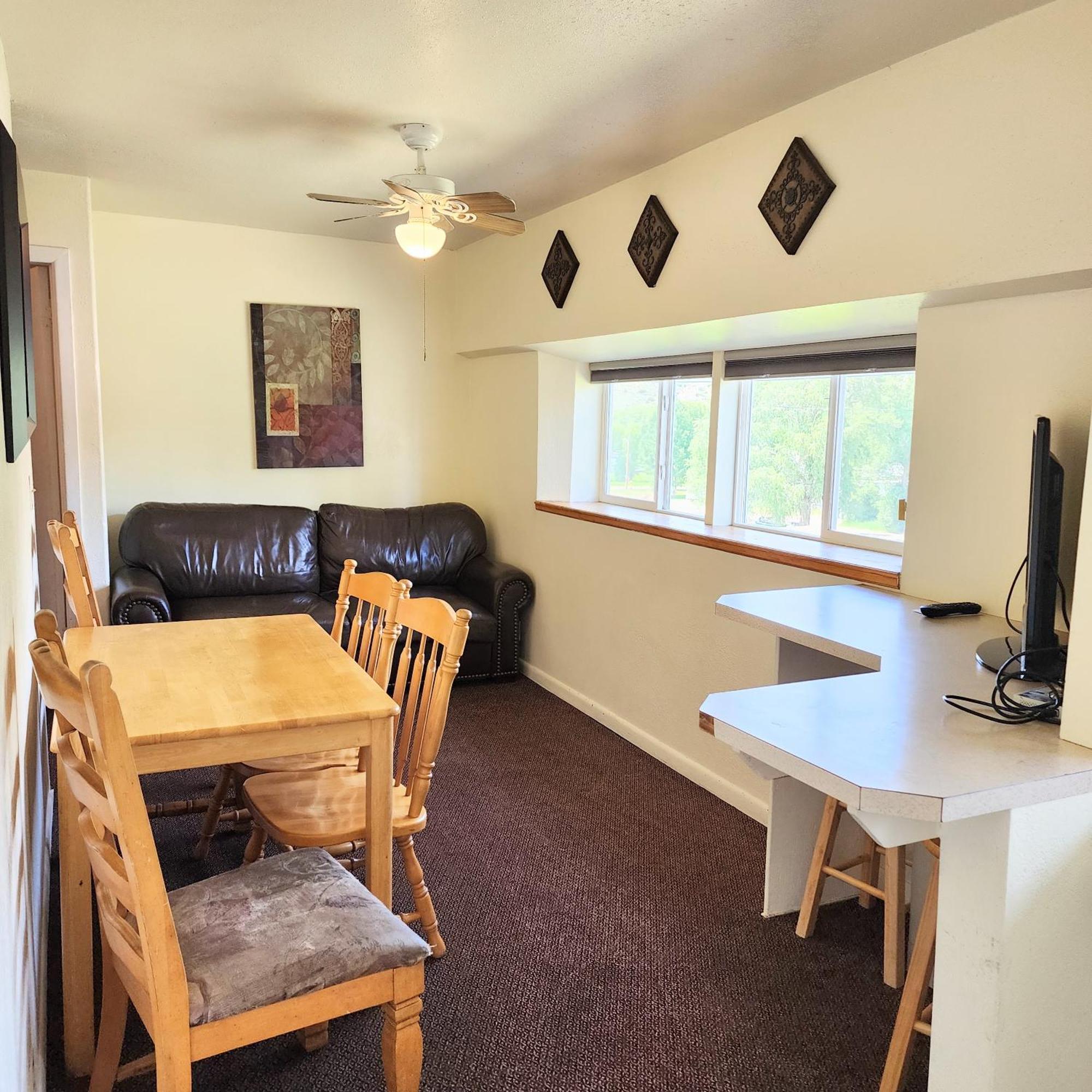 هت سولفور سبرينغز Canyon Motel Near Rocky Mountain National Park المظهر الخارجي الصورة