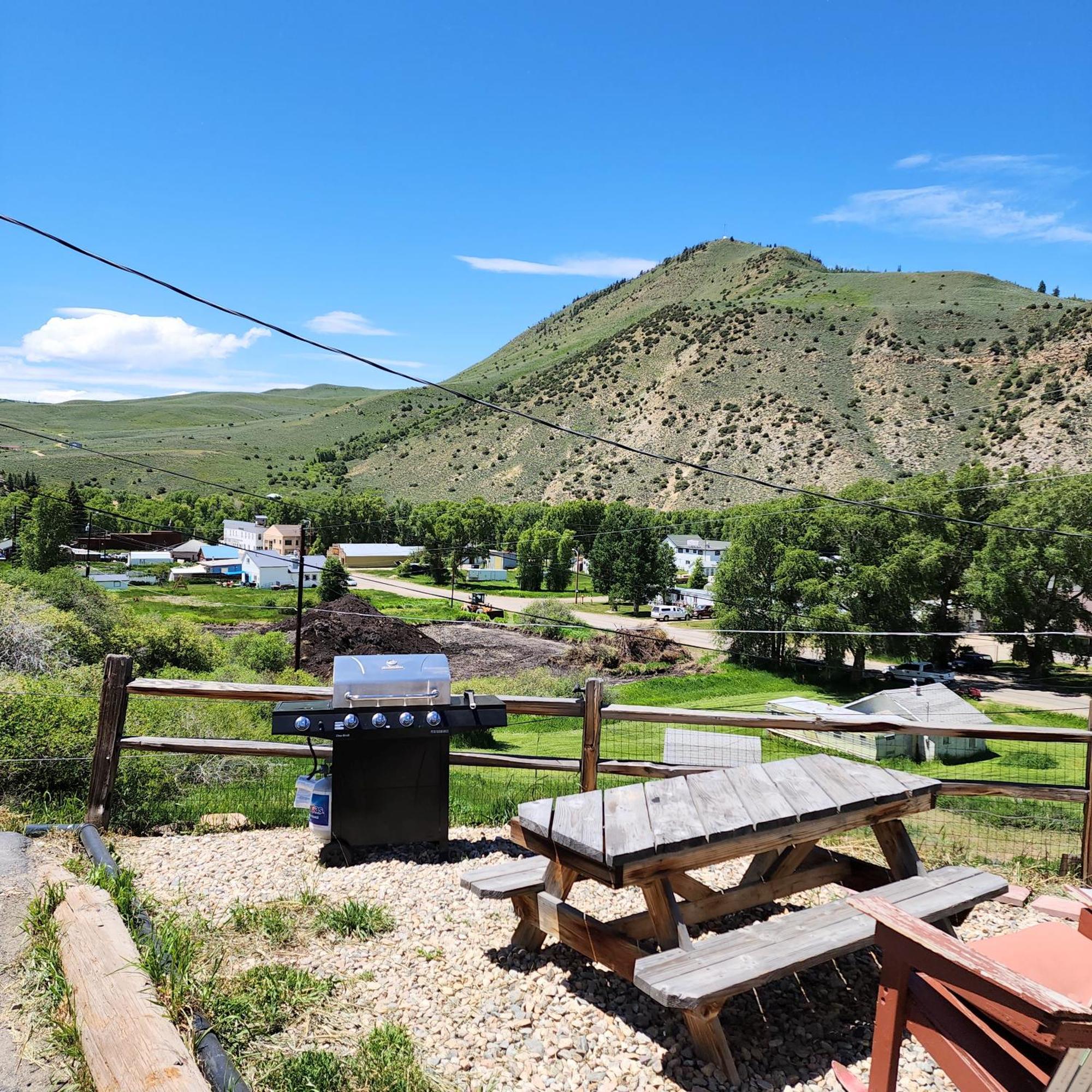هت سولفور سبرينغز Canyon Motel Near Rocky Mountain National Park المظهر الخارجي الصورة